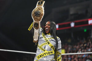 Naomi Snatches The WWE Women’s World Title