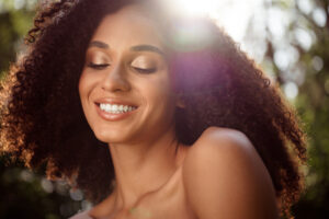 8 Fresha Summer Makeup Hacks That Can Take The Heat