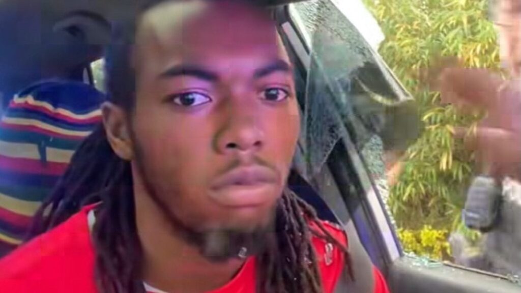 Traffic Stop Turns Violent: Video Shows Florida Officer Punching Driver — “This Wasn’t Law Enforcement, It Was Brutality” – Essence Traffic Stop Turns Violent: Video Shows Florida Officer Punching Driver — “This Wasn’t Law Enforcement, It Was Brutality” – Essence