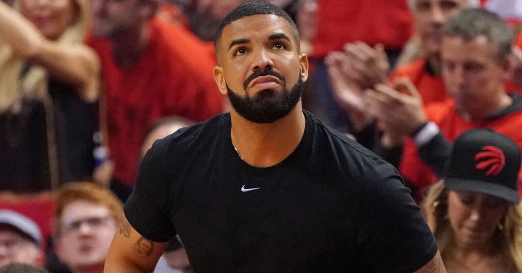 Drake Calls Out Artists Hating On Him To Roll Out Their Albums