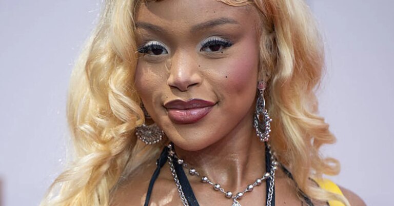 Jourdine Pauline Is Calling Out The Celebs In Her Instagram DMs