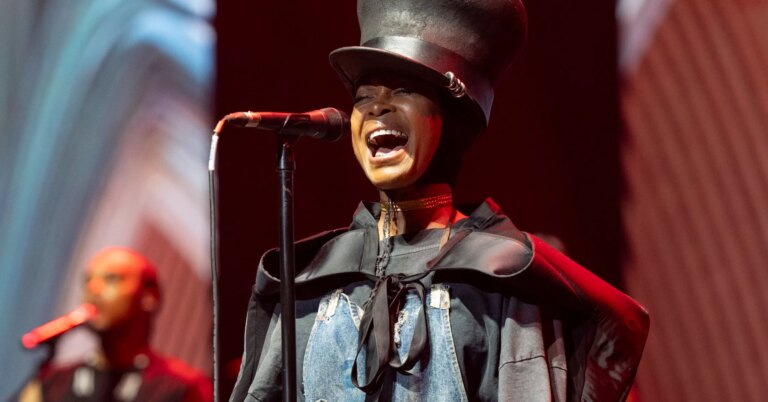 Erykah Badu Announces Nine-City Tour With The Alchemist Ahead Of Joint Album