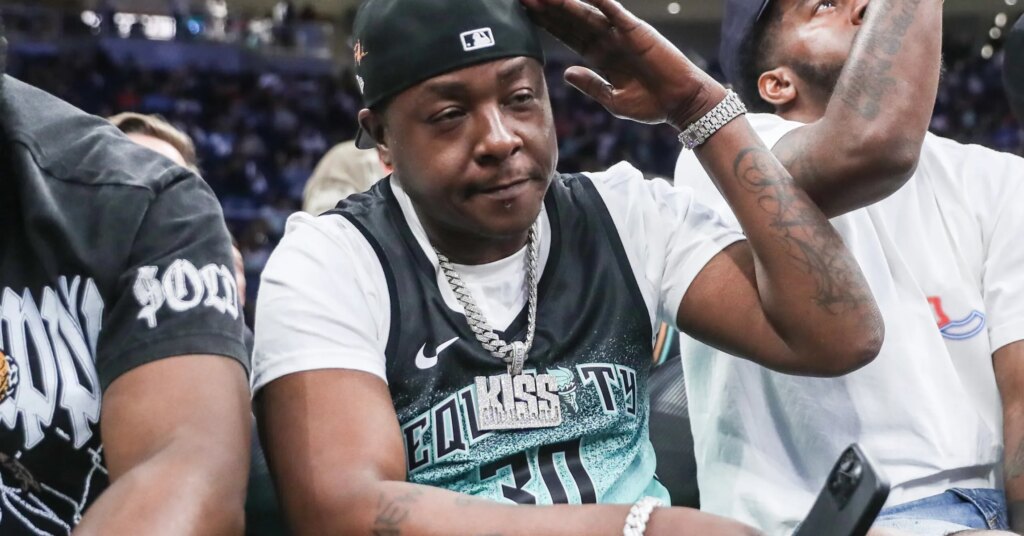 Jadakiss Dismisses will.i.am’s Jay-Z & Black Thought Hot Take Jadakiss Dismisses will.i.am’s Jay-Z & Black Thought Hot Take