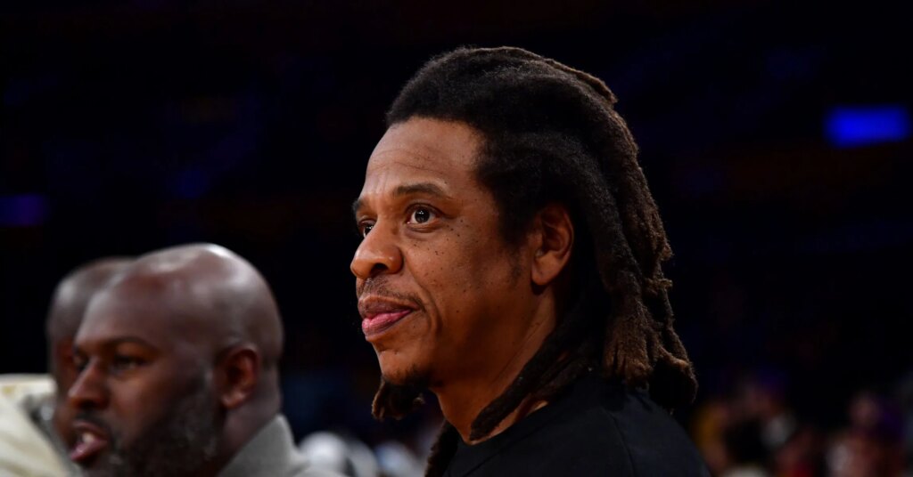 Jay-Z Catches Heat For Not Helping Dame Dash With His Debts Jay-Z Catches Heat For Not Helping Dame Dash With His Debts