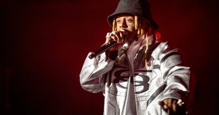 Lil Wayne’s Rock Performance Divides Fans During Latest Concert