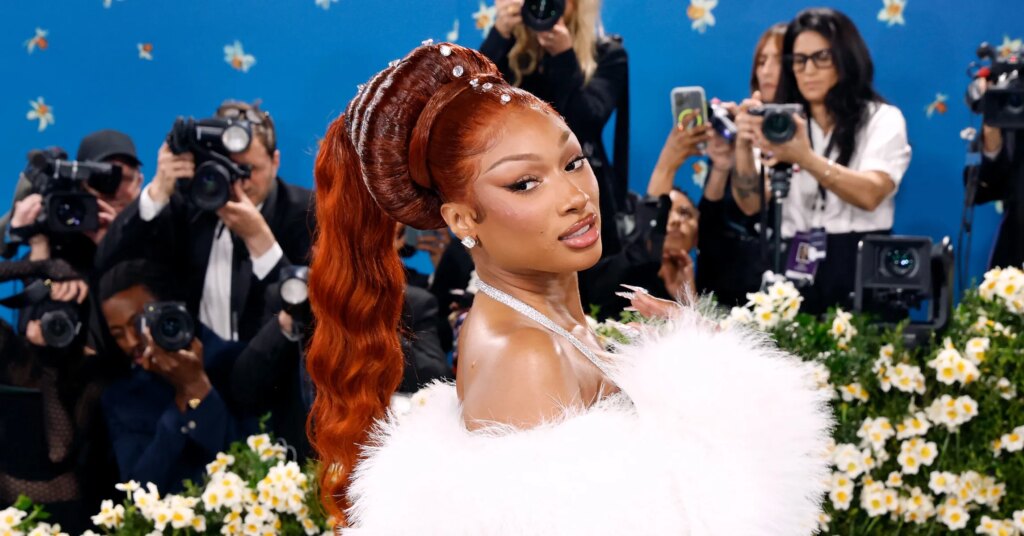 Megan Thee Stallion Joins Klay Thompson At The Sandlot Classic Megan Thee Stallion Joins Klay Thompson At The Sandlot Classic