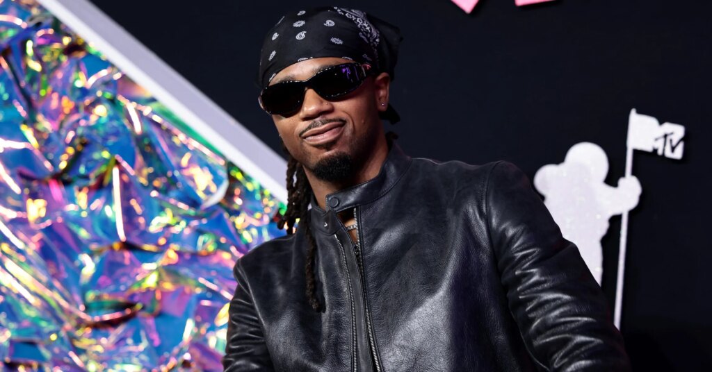 Metro Boomin Leaves His Party As Fans Refuse To Get Off Stage Metro Boomin Leaves His Party As Fans Refuse To Get Off Stage
