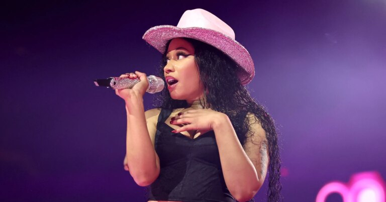 Nicki Minaj Turns Heads In Vintage Versace After Viral Rants