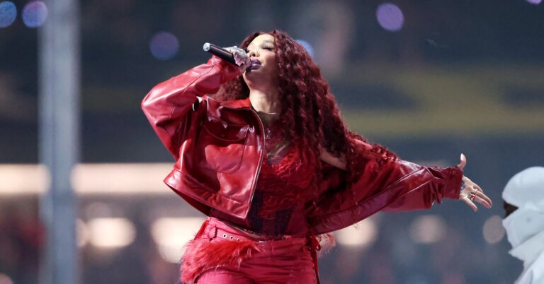 SZA Shares Two New Song Snippets To Her Finsta