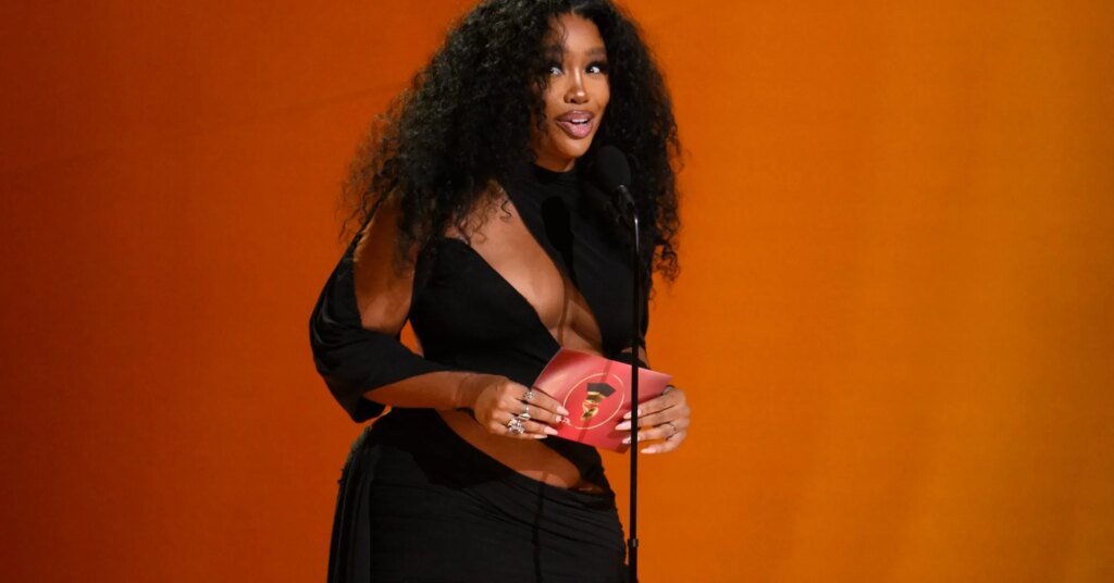SZA Thanks Kendrick Lamar & Their Teams After Closing Tour SZA Thanks Kendrick Lamar & Their Teams After Closing Tour