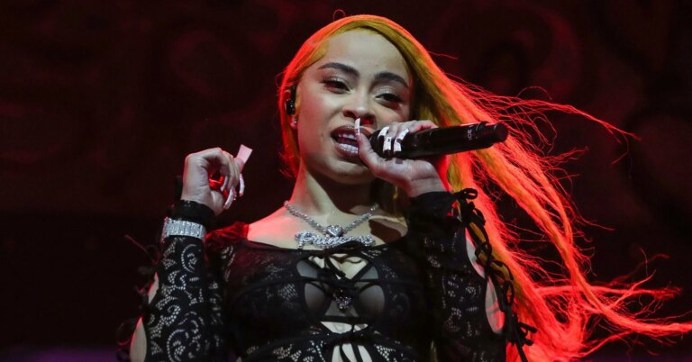 Ice Spice’s Mom Goes Viral As Fans Lose It Over New Selfie