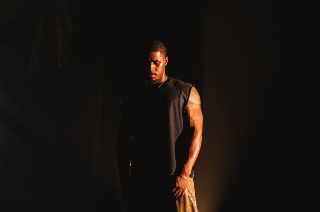 Khamari Announces Sophomore Album ‘To Dry a Tear’ Khamari Announces Sophomore Album ‘To Dry a Tear’