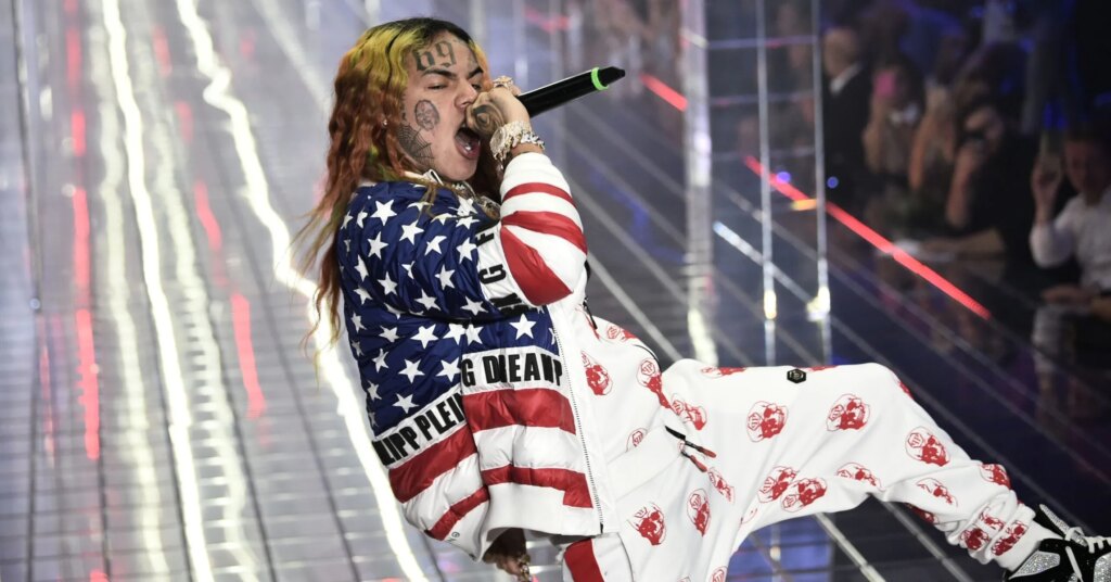6ix9ine Goes Off On Young Thug Again Amid Snitching Scandal 6ix9ine Goes Off On Young Thug Again Amid Snitching Scandal