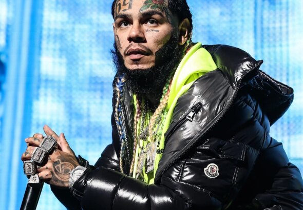 6ix9ine Slams Jim Jones Over Treatment Of Mel Murda After Prison
