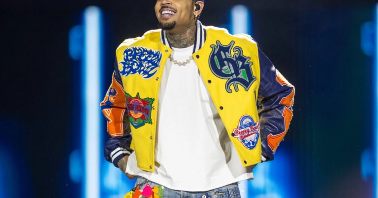 Chris Brown Addresses Fans’ Massive Ticket Issues For “Breezy Bowl” Tour