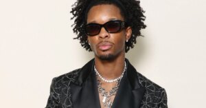 D4vd’s “Romantic Homicide” Climbs Charts Amid Investigation D4vd’s “Romantic Homicide” Climbs Charts Amid Investigation