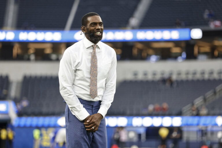 Randy Moss Completes Cancer Treatment, Returns To ESPN