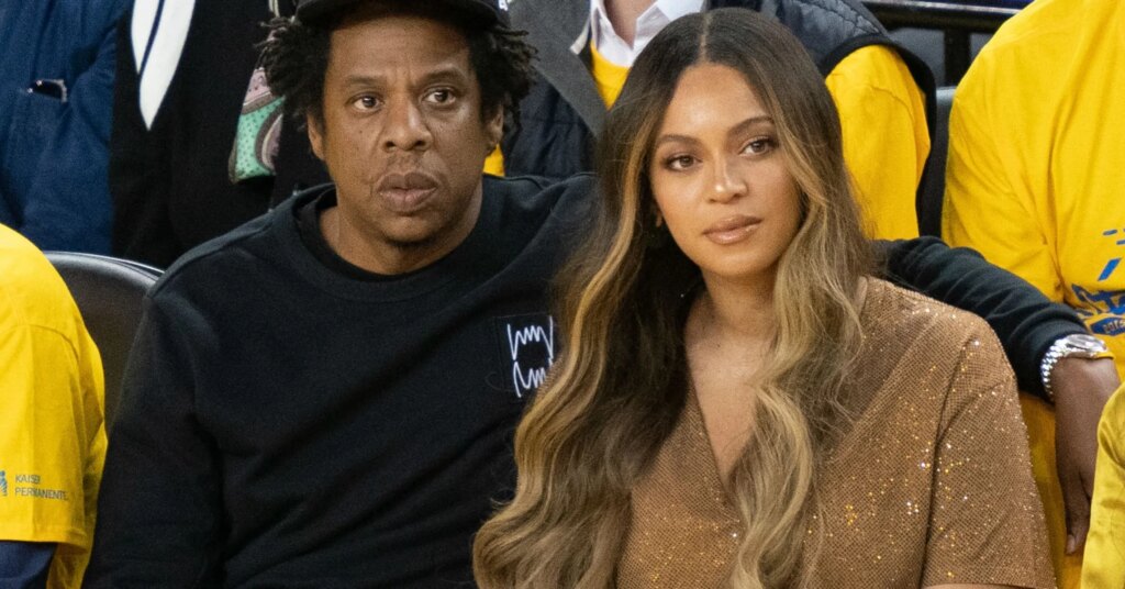 Jay-Z & Beyoncé Under Fire For Dining With Ivanka Trump & Jared Kushner Jay-Z & Beyoncé Under Fire For Dining With Ivanka Trump & Jared Kushner