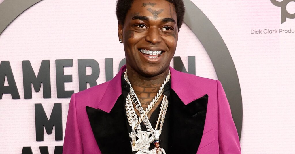 Kodak Black Gifts Lauryn Hill A Hermes Bag In Wholesome Video Kodak Black Gifts Lauryn Hill A Hermes Bag In Wholesome Video