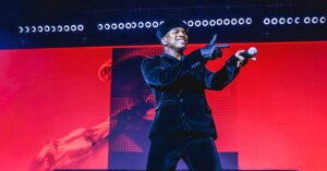 Ne-Yo Smacks Fan For Running On Stage During Japan Concert