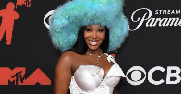 Summer Walker Content With Life After Chris Brown Kiss