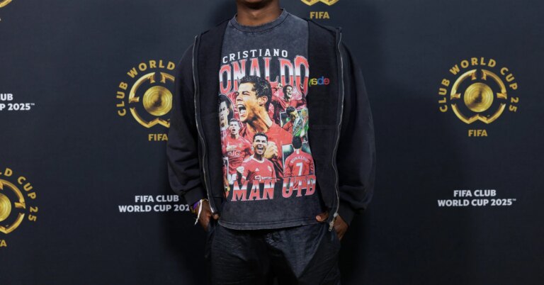 iShowSpeed Links Up With Meek Mill & Receives DreamChasers Chain During U.S. Tour Stream