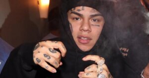 6ix9ine Mercilessly Trolls Young Thug’s Snitching & Top5’s Stabbing Again