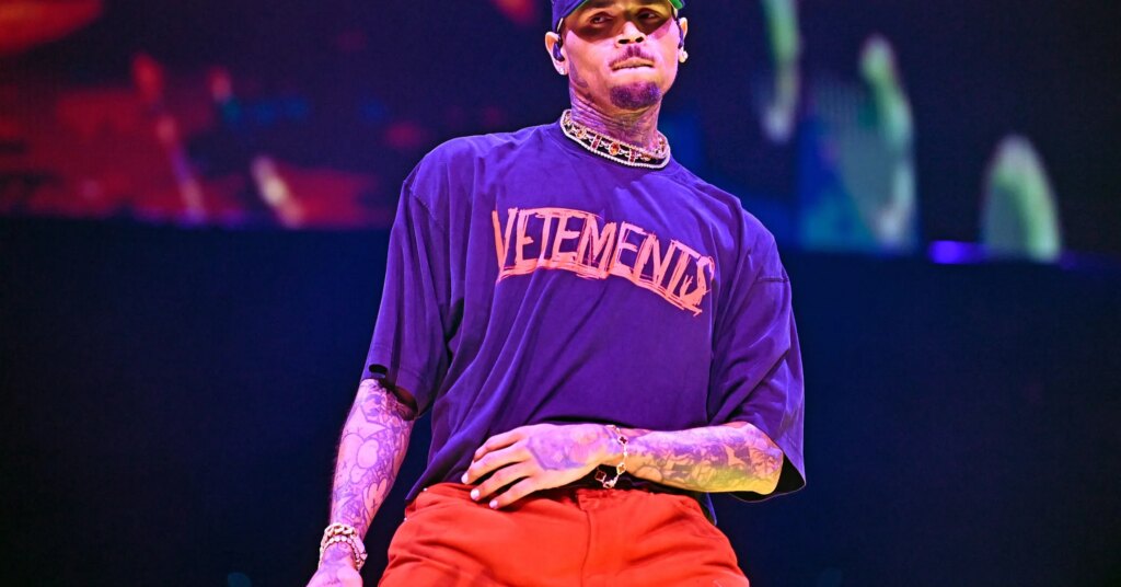 Chris Brown Finally Allowed To Return To The US Chris Brown Finally Allowed To Return To The US