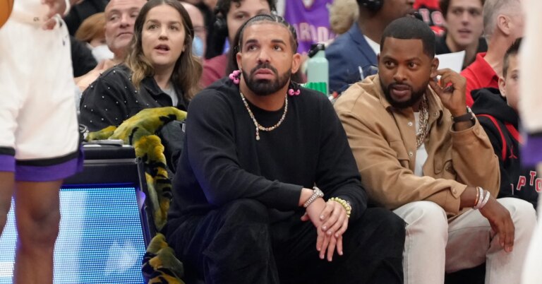 Drake Scolds DJ Akademiks For Not Congratulating Him On His Birthday Drake Scolds DJ Akademiks For Not Congratulating Him On His Birthday