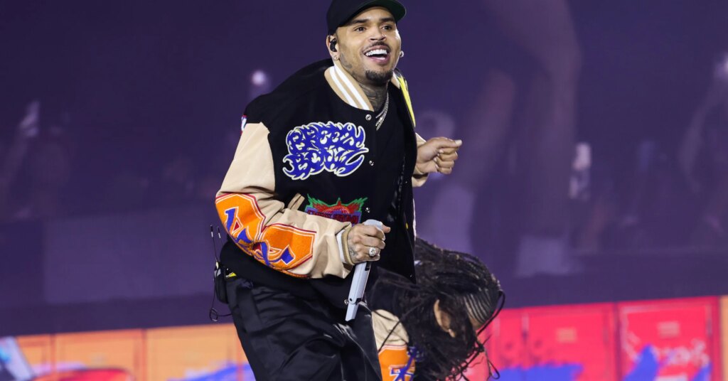 Fan Who Twerked On Chris Brown In Viral Video Speaks Out Fan Who Twerked On Chris Brown In Viral Video Speaks Out
