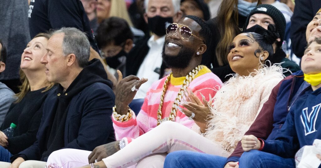 Gucci Mane Commends Jeezy For Toning Down Their “Verzuz” Tensions Gucci Mane Commends Jeezy For Toning Down Their “Verzuz” Tensions