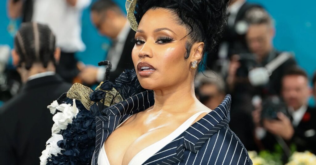 Nicki Minaj Stirs Controversy By Supporting The Trumps Nicki Minaj Stirs Controversy By Supporting The Trumps