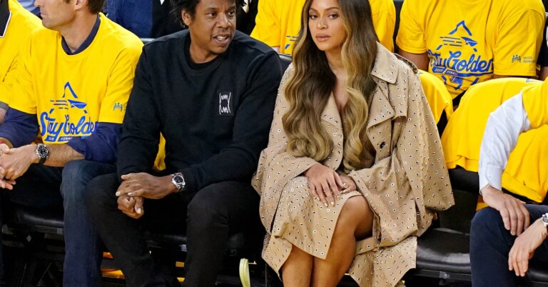 Jay-Z & Beyonce Sneak Into Kris Jenner’s Birthday Party