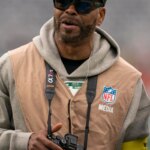 Max B Asks Method Man To Get Him A Job At New York Jets Game