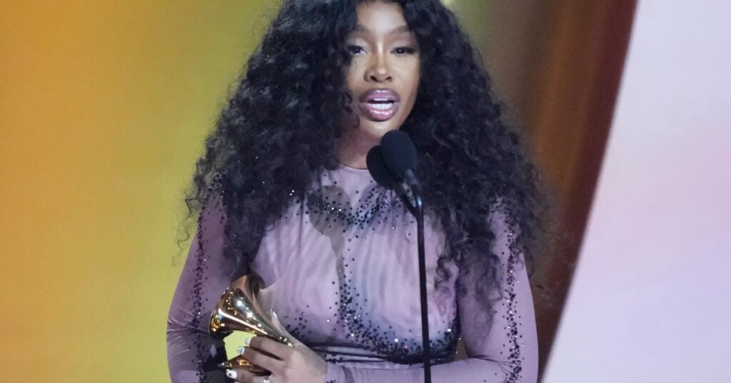 SZA Defends Performing Drake Collab On Kendrick Lamar Tour