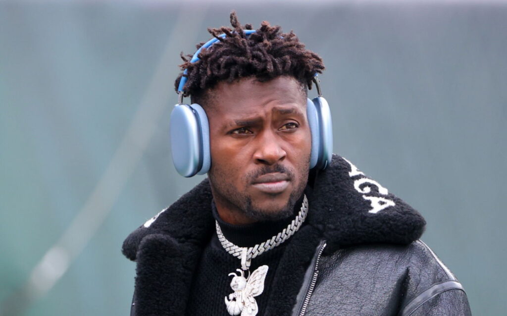 Antonio Brown Extradited To Face Attempted Murder Charge