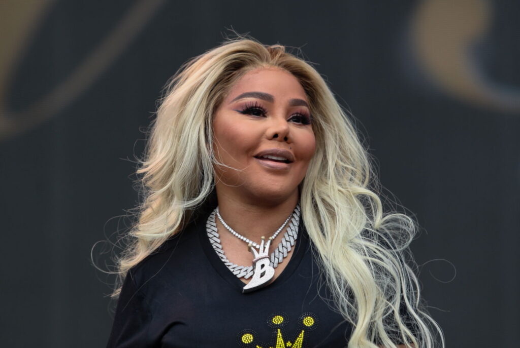 Lil Kim Pops Out At Brooklyn Nets Halftime Program For ‘Huge Deal’ Evening