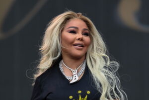 Lil Kim Pops Out At Brooklyn Nets Halftime Program For ‘Large Deal’ Night