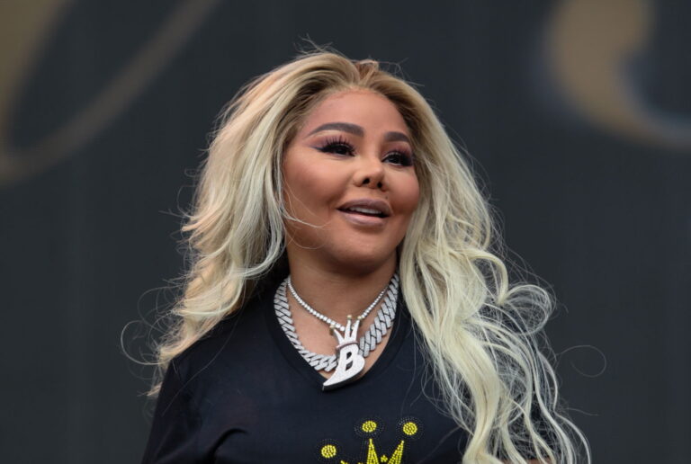 Lil Kim Pops Out At Brooklyn Nets Halftime Program For ‘Huge Deal’ Evening
