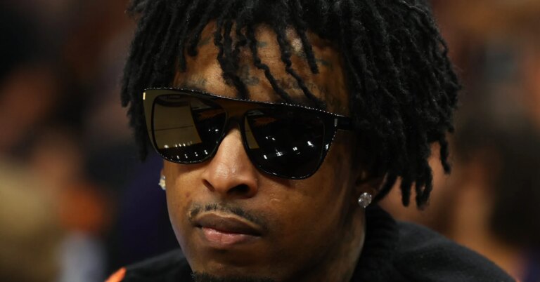 21 Savage Tracklist For “WHAT HAPPENED TO THE STREETS?”