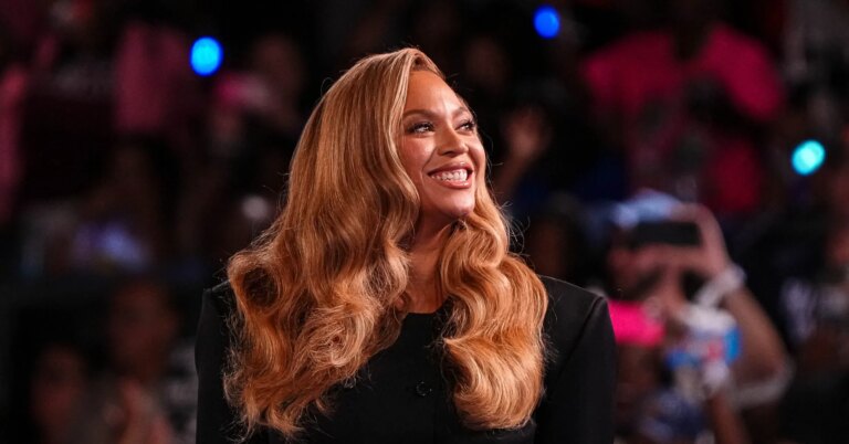 Beyoncé Officially Becomes A Billionaire