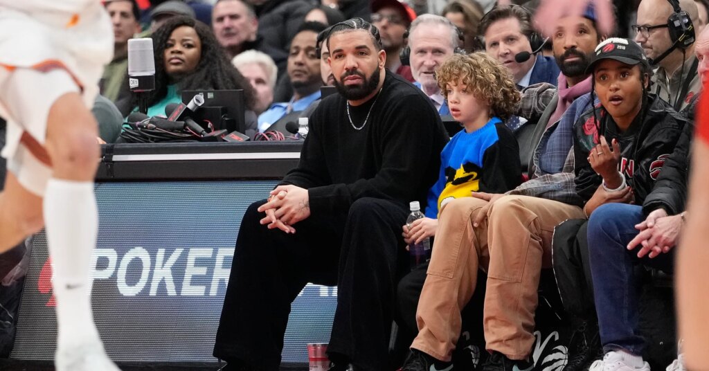 Drake Pops Out In Houston While Fans Beg For New Album “ICEMAN”