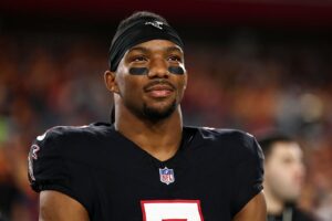 Bijan Robinson Apologizes For Homophobic Phrase He Referenced Throughout ‘TNF’: ‘No Excuse’