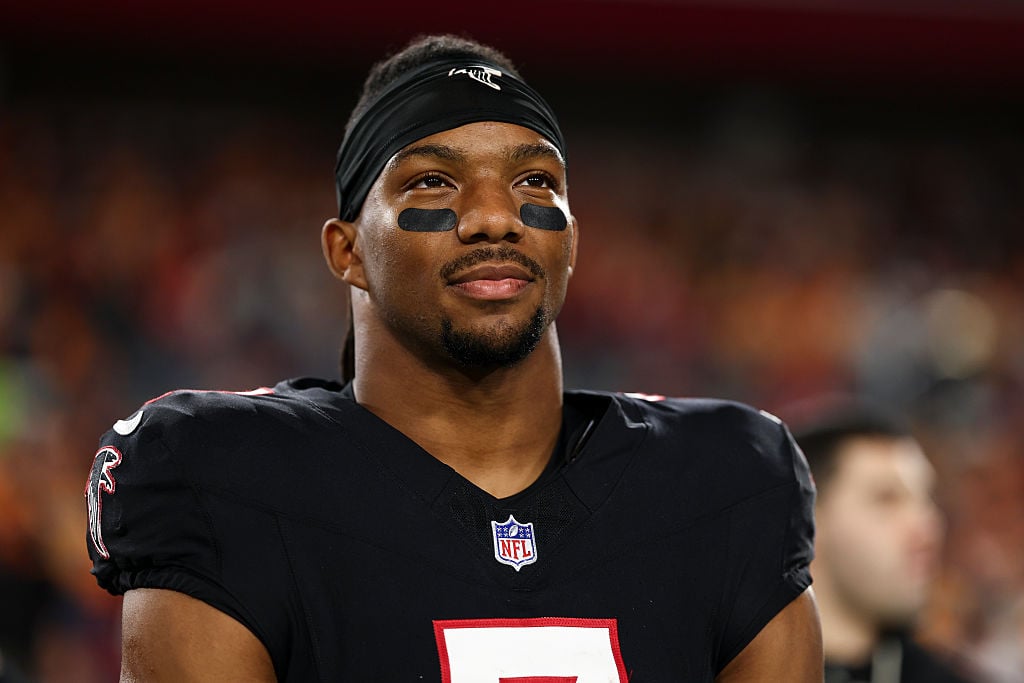 Bijan Robinson Apologizes For Homophobic Phrase He Referenced Throughout ‘TNF’: ‘No Excuse’