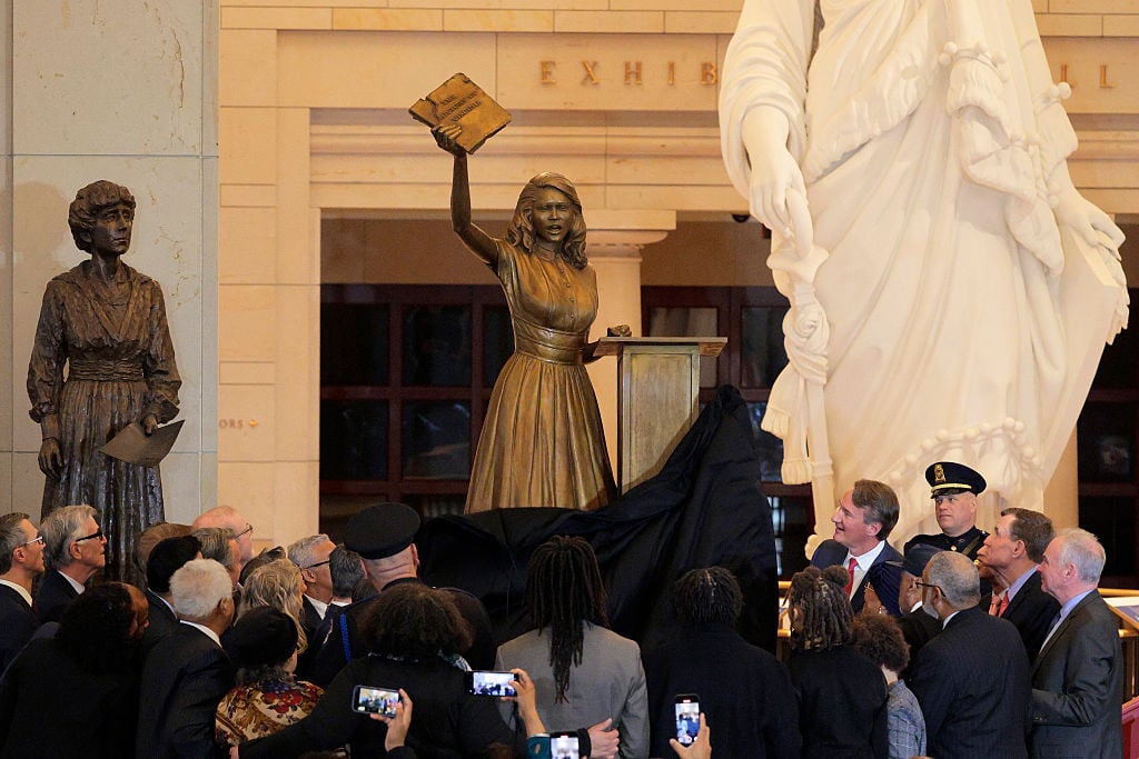 Statue Of Barbara Rose Johns, Teen Leader Of 1951 Anti-Segregation Walkout, Unveiled At US Capitol To Replace Robert E. Lee