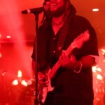 Leon Thomas Brings Out Kehlani For “Folded” During Tour Finale In Los Angeles