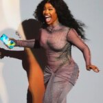 SZA Spreads Holiday Cheer Over Jake Paul & Andrew Tate’s L’s