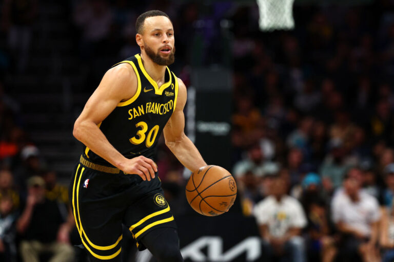 Should Stephen Curry Leave The Golden State Warriors?