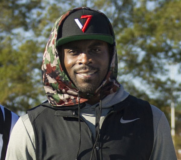 Michael Vick’s ‘The Coach Vick Experience’ Debuts In February