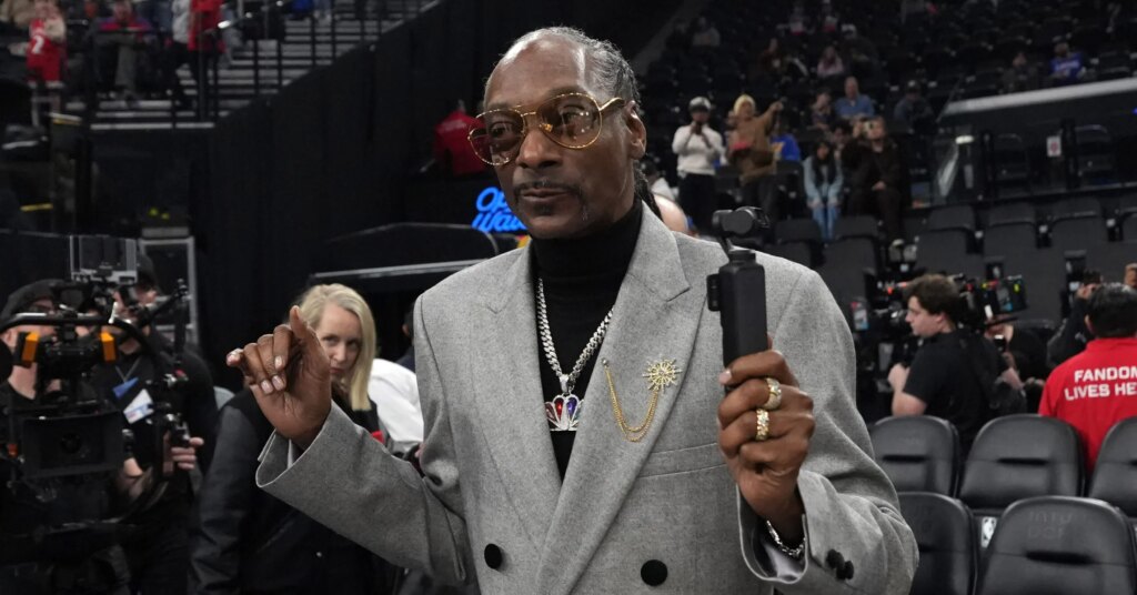 Snoop Dogg’s Hilarious Reaction To Steve Kerr’s Ejection Goes Viral